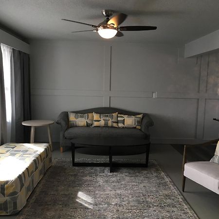 Pinewood Inn Golden Quarto foto